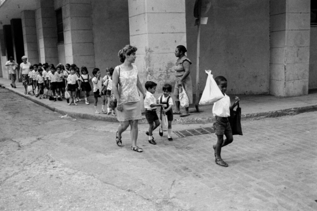 CUBA - 6 – La classe verso la scuola, L’Avana, 1992