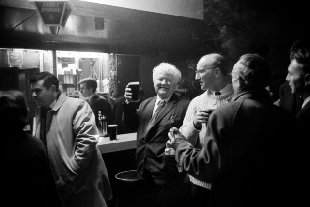 IRLANDA - 9 – Al pub, Belfast, 1968