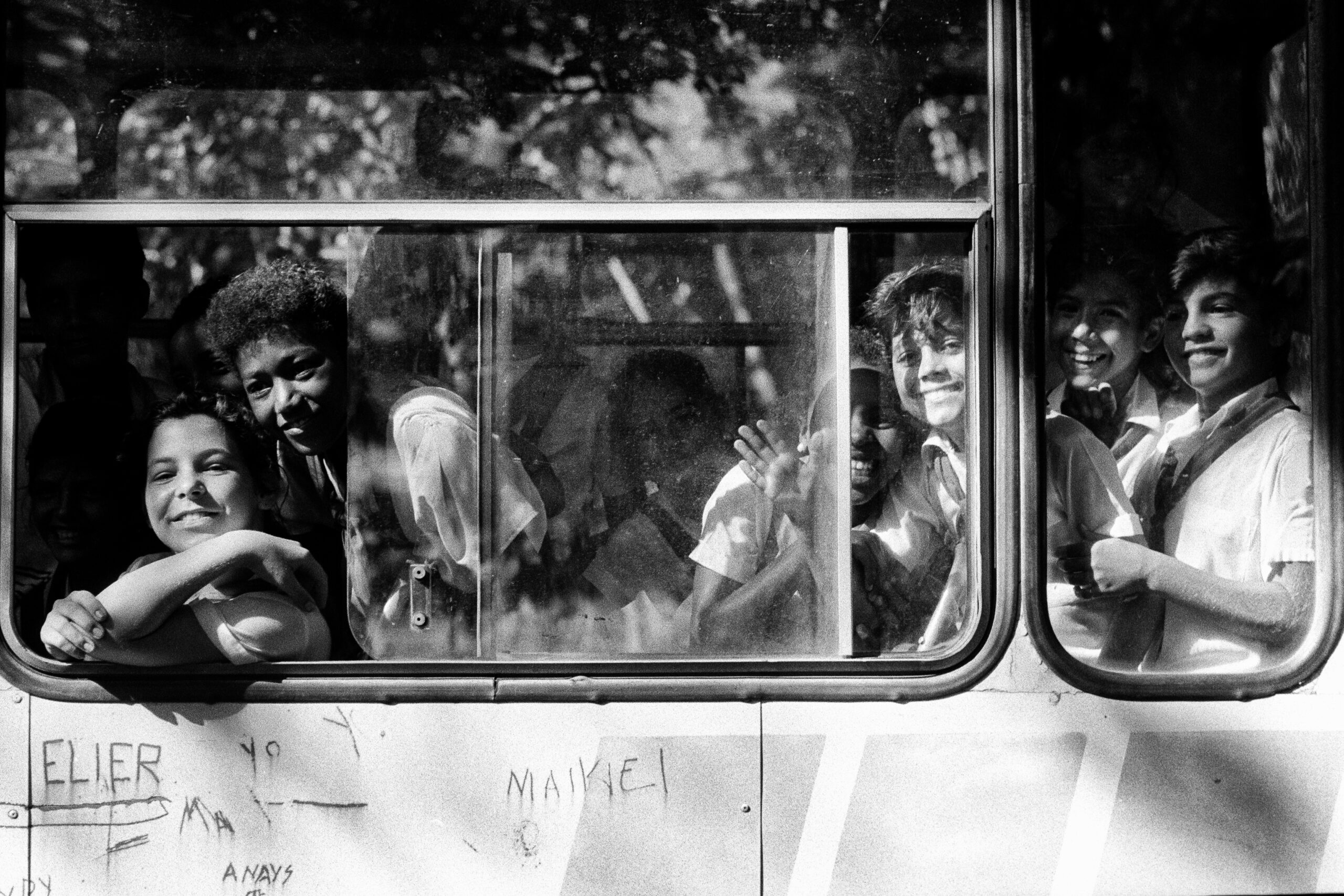 CUBA - 1 – Sorrisi dall’autobus, Cuba, 1992