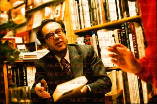 ritratto-di-Ismail-Kadare 